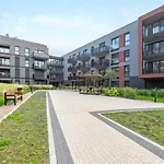 Quiet And Large Apartment To Work And Rest-4People